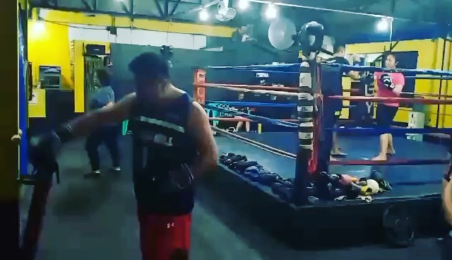 Muay Thai training at Power Fist